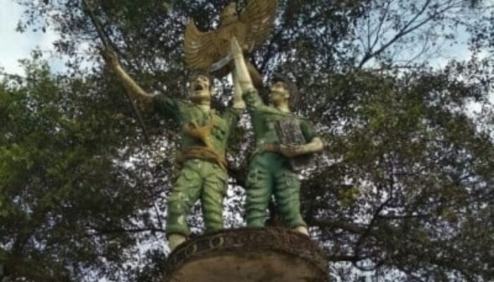 SENJATA YANG BIKIN JERA LASKAR HIZBULLAH DI PERTEMPURAN PACET 1 SORBANSANTRI.COM