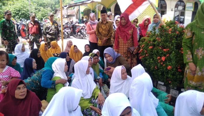 Semangat ibu ibu Fatayat NU Kec.Pungging 1 SORBANSANTRI.COM