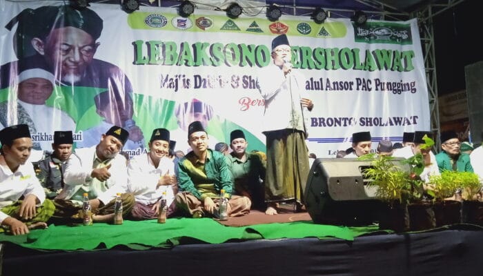 Hujan Bukan rintangan untuk ber-Dzikir dan ber-Sholawat 1 SORBANSANTRI.COM