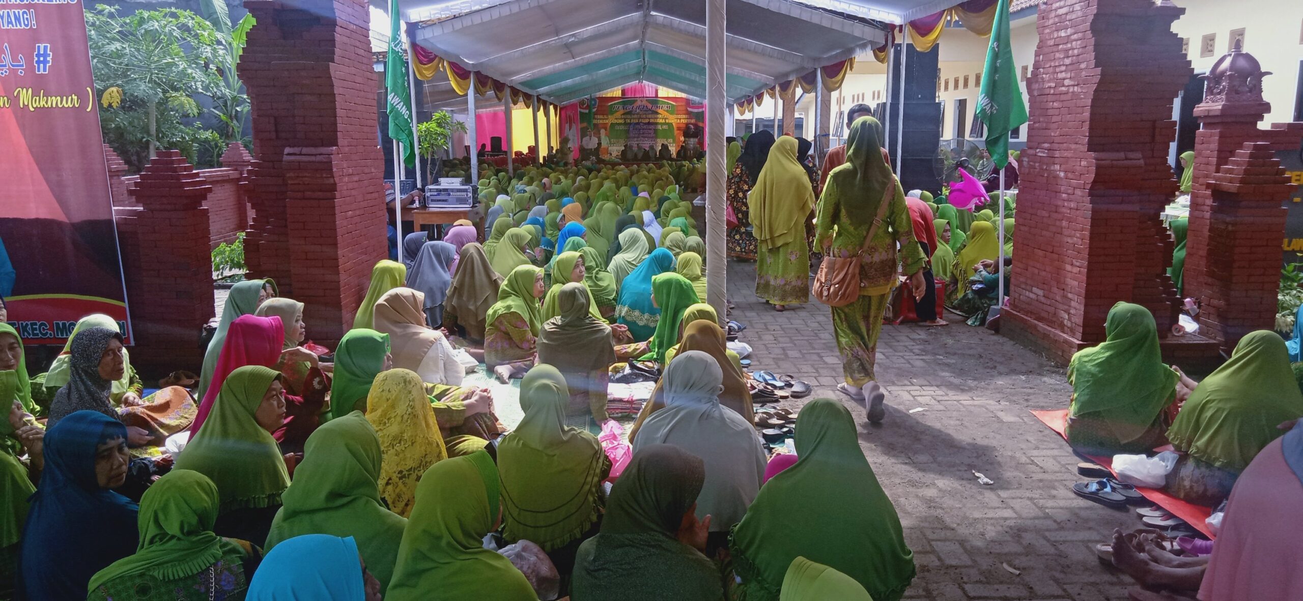 "TAHLIL KUBRO" MUSLIMAT NU SE KECAMATAN MOJOSARI 5 SORBANSANTRI.COM