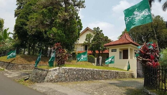 PESANTREN NU DI BOGOR TETAP PENUH SEMANGAT KIBARKAN BENDERA NU 1 SORBANSANTRI.COM