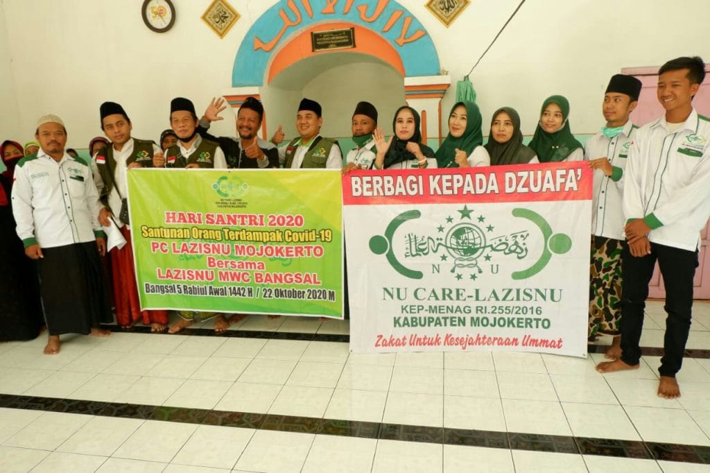 SANTUNAN 105 ORANG TERDAMPAK COVID-19 oleh Lazisnu MWC Kecamatan Bangsal mojokerto 24 SORBANSANTRI.COM