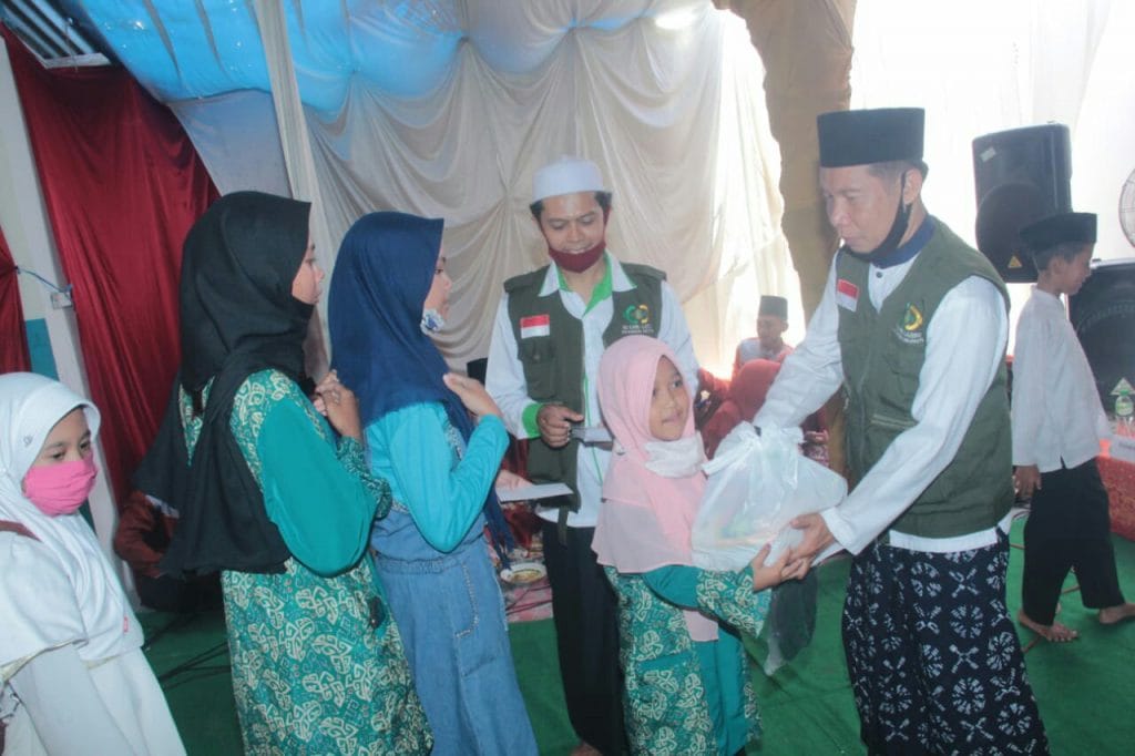 Lazisnu MWCNU Bangsal mojokerto dan Himmatun Ayat Menyantuni 74 Yatim/Dhuafa’ 5 SORBANSANTRI.COM