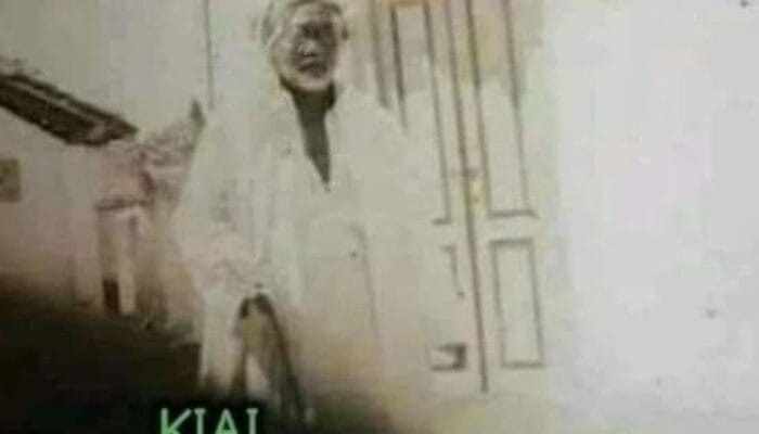 ROMBONGAN JIN BAGHDAD NGAJI DI TEBUIRENG, HADRATUSSYAIKH JADI REFERENSI ULAMA DUNIA 1 SORBANSANTRI.COM