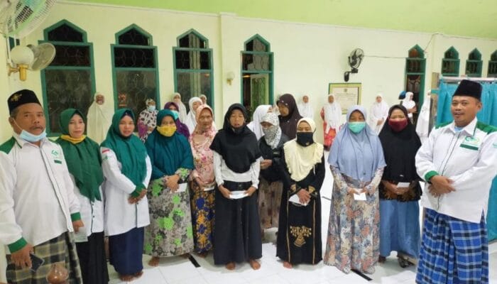 NU CARE LAZISNU MWCNU JETIS membantu yatim piatu dan dhuafa di desa sawo 1 SORBANSANTRI.COM