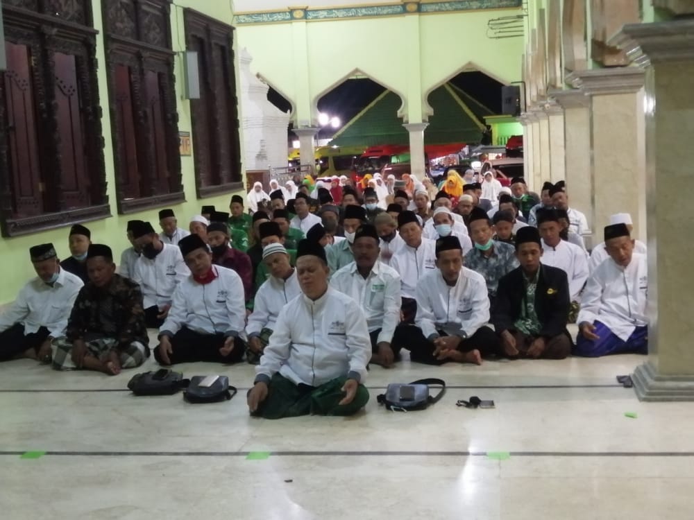Merajut kebersamaan MWCNU JETIS beserta LEMBAGA dan BANOM Ziaroh wali jatim 3 SORBANSANTRI.COM