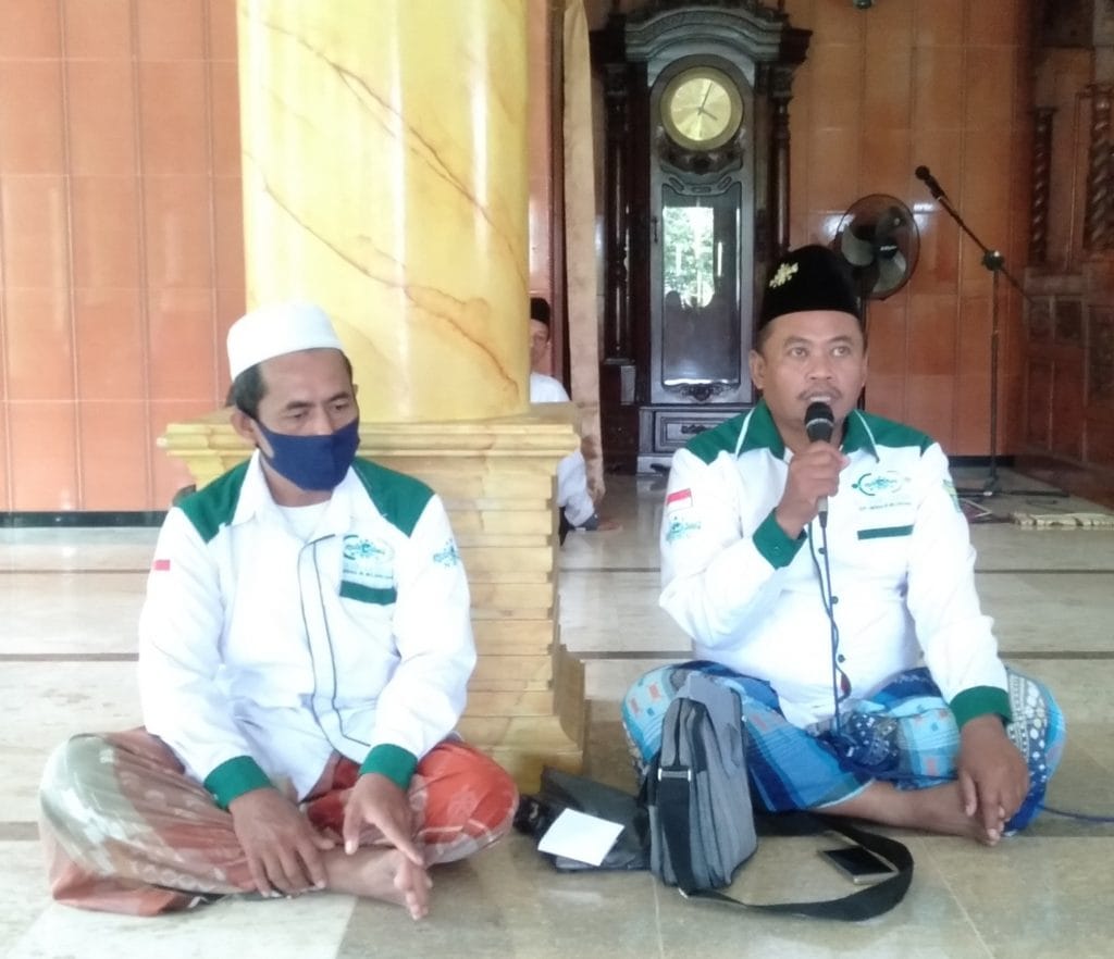 AIR MATA MENETES SAAT PENGURUS LAZISNU MWCNU JETIS MENYANTUNI YATIM PIATU ,DHUAFA 3 SORBANSANTRI.COM