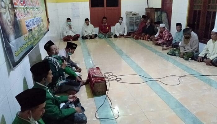 Dekatkan Diri Kepada ALLAH SWT.,,,,, Ranting NU Sidoharjo Gelar Lailatul Ijtima 1 SORBANSANTRI.COM