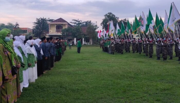 Ratusan kader NU Jetis sambut kedatangan panji bendera NU di acara kirab hari santri 1 SORBANSANTRI.COM