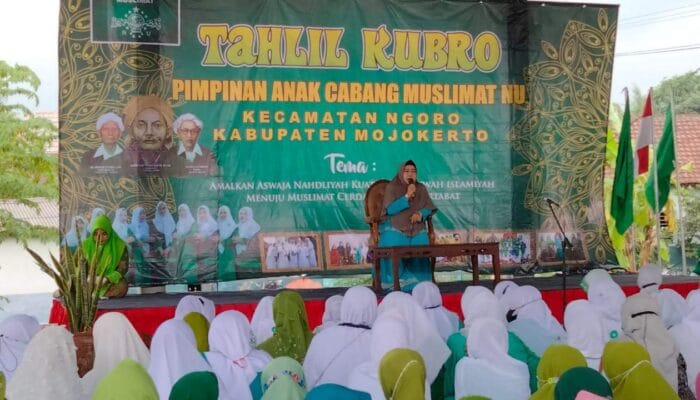 PEMBUKAAN DIBA’ DAN TAHLIL KUBRO PAC MUSLIMAT NGORO DI AWAL TAHUN 2022 DISERTAI DENGAN SANTUNAN ANAK YATIM 1 SORBANSANTRI.COM