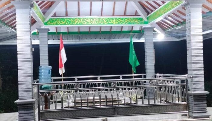 Mengenal Siapa Sosok Buyut Sanur Yang Ada di Makam Wonosari Ngoro Mojokerto 1 SORBANSANTRI.COM