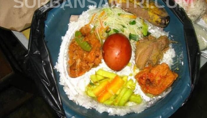KELUARGA MAYIT MEMBERIKAN HIDANGAN 1 SORBANSANTRI.COM