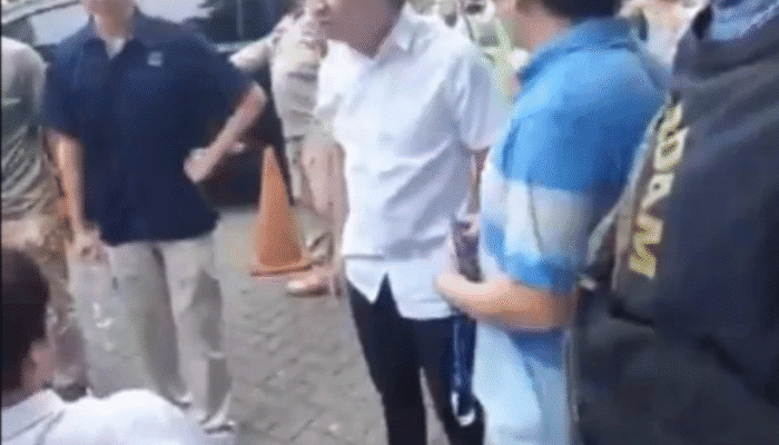 Heboh! Pria di Surabaya Paksa Siswa Menggonggong dan Bersujud di Depan Umum, Begini Kronologi Lengkapnya 1 SORBANSANTRI.COM